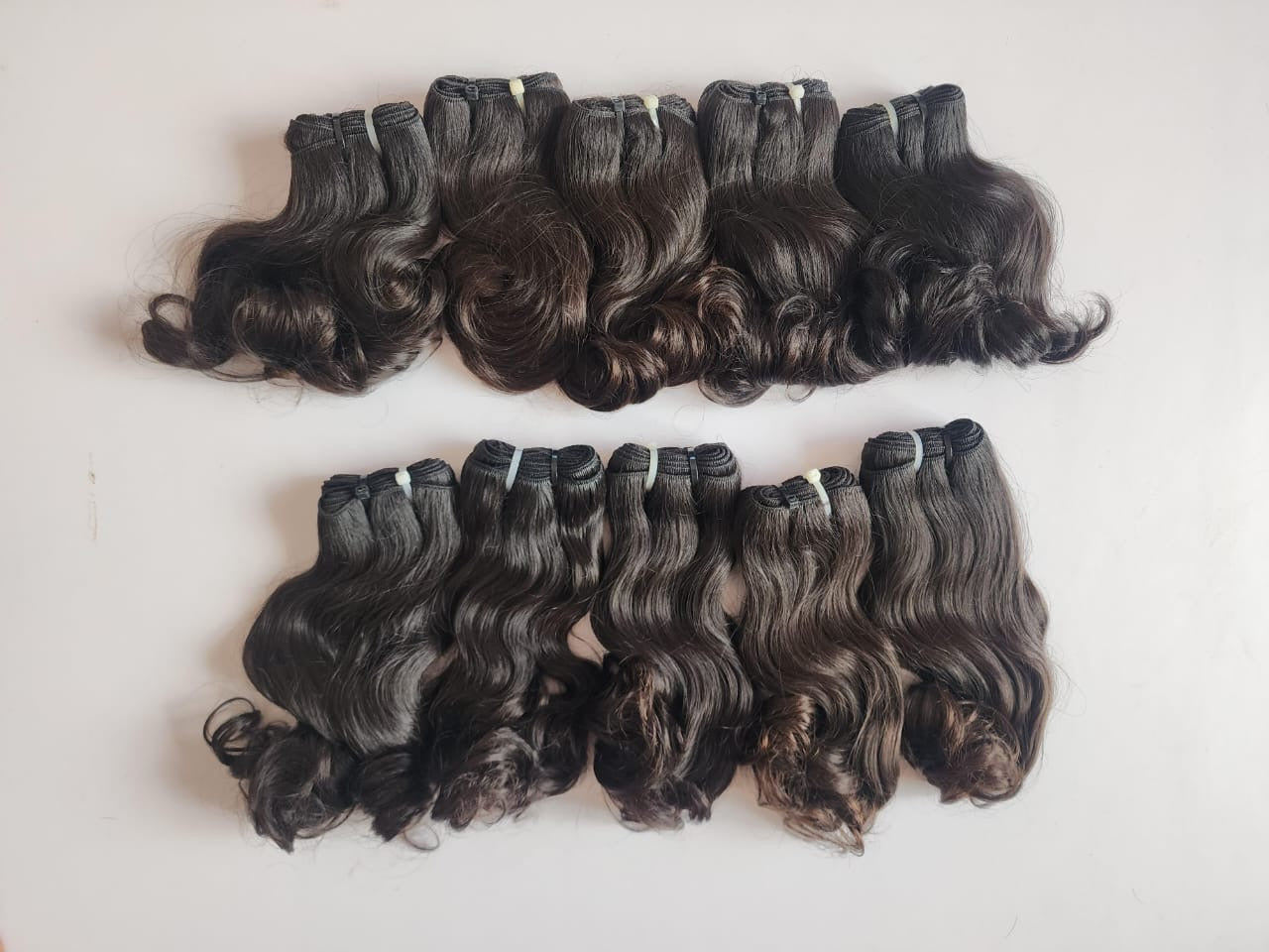 Natural color Straight/ Wavy (raw Indian Hair)